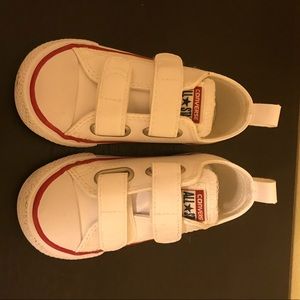 Brand New!White leather converse for toddler